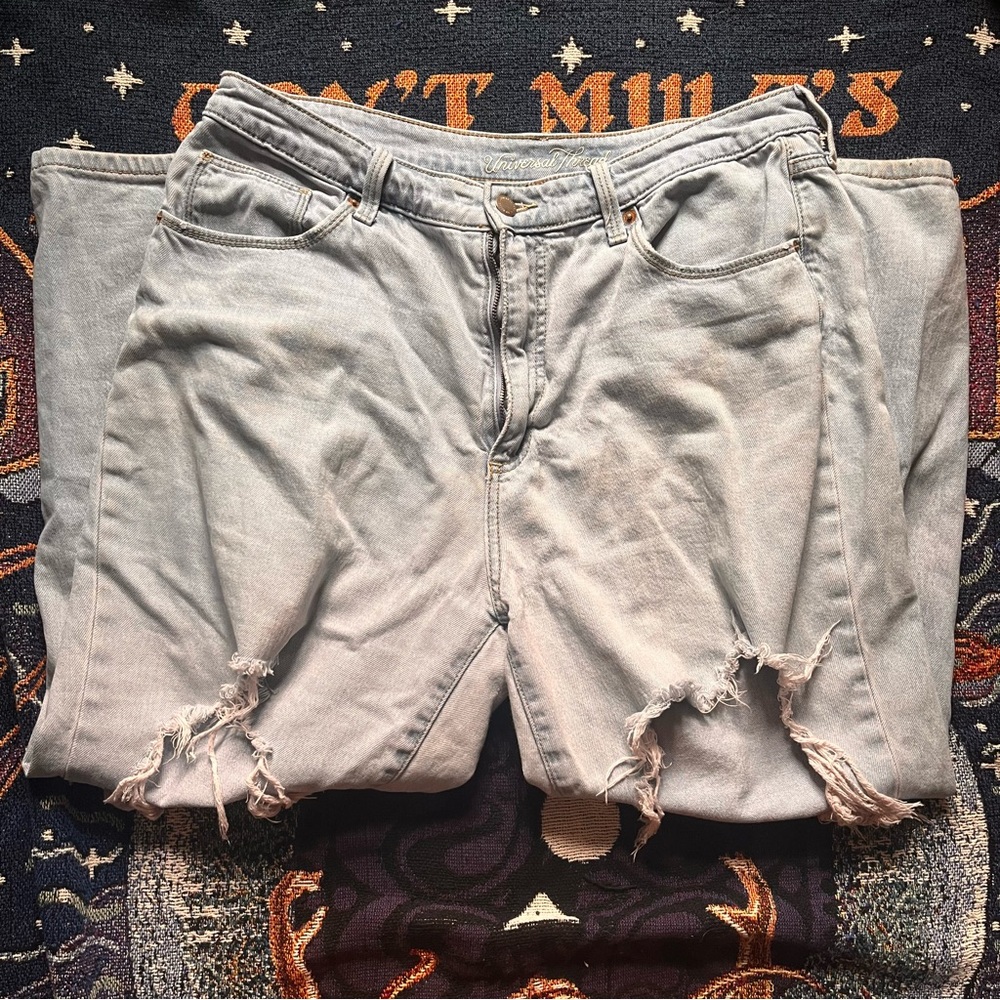 Wide Leg Ripped Jeans - Picture 3 of 5